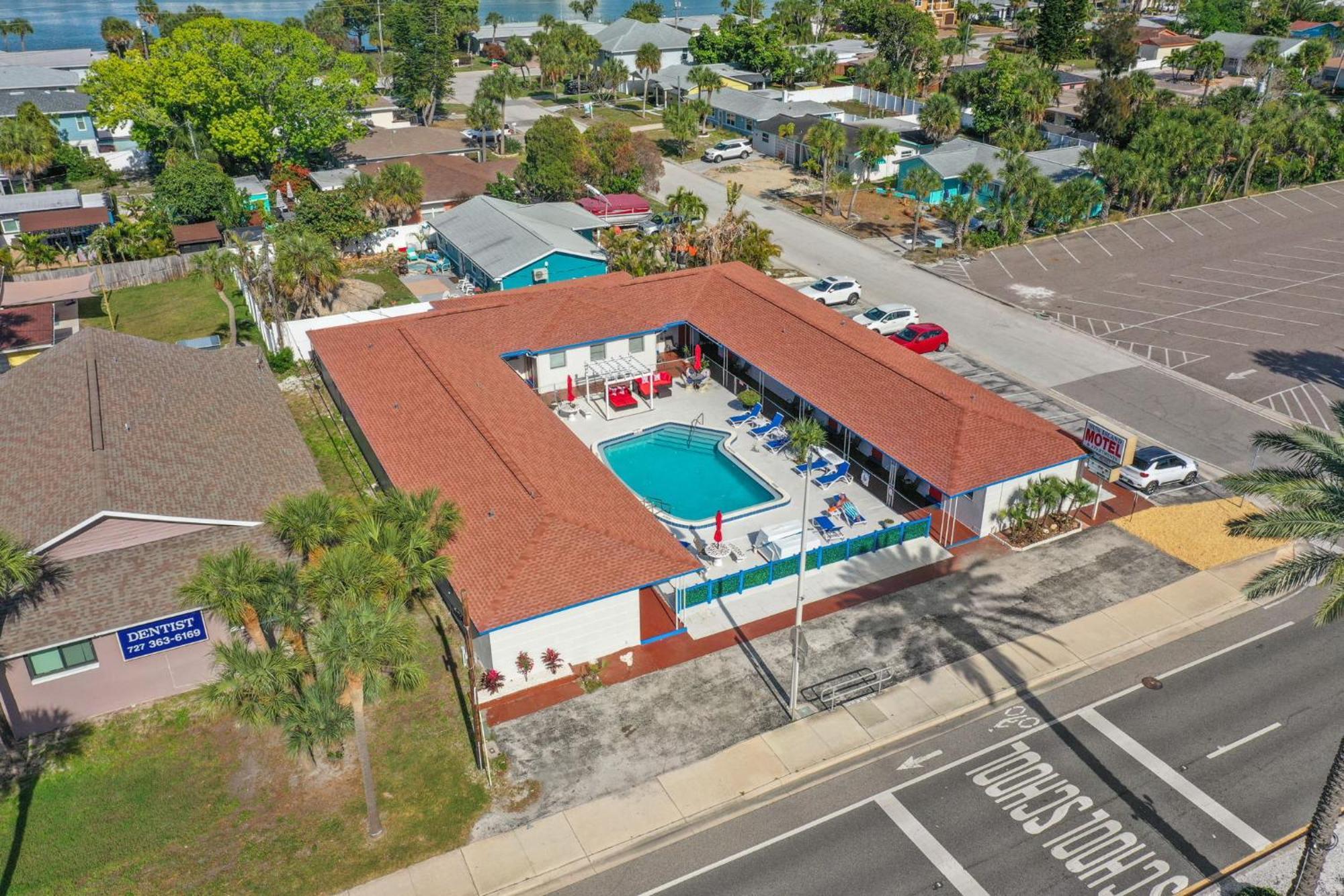 Sun Island Motel St. Pete Beach Extérieur photo