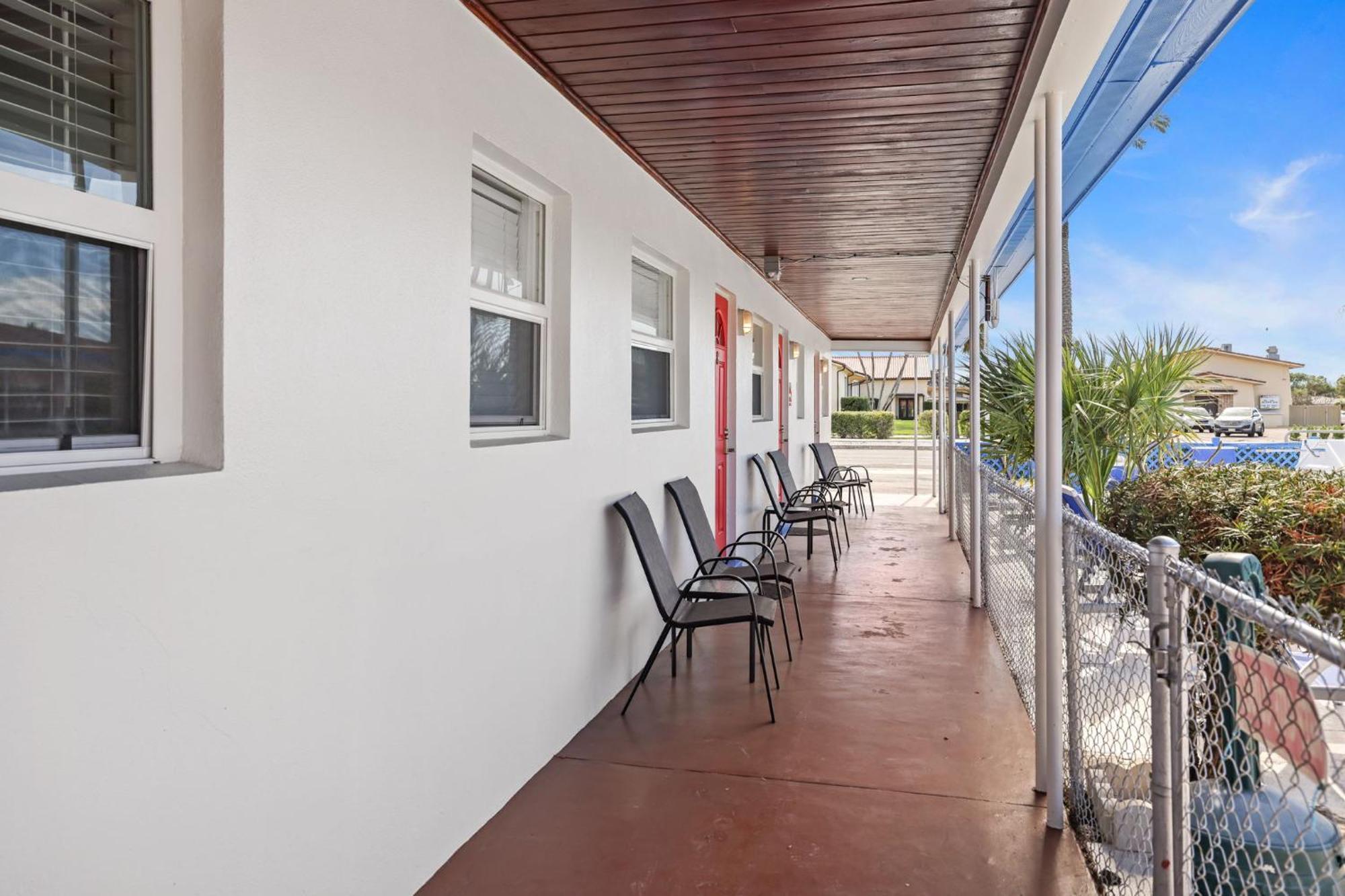 Sun Island Motel St. Pete Beach Extérieur photo