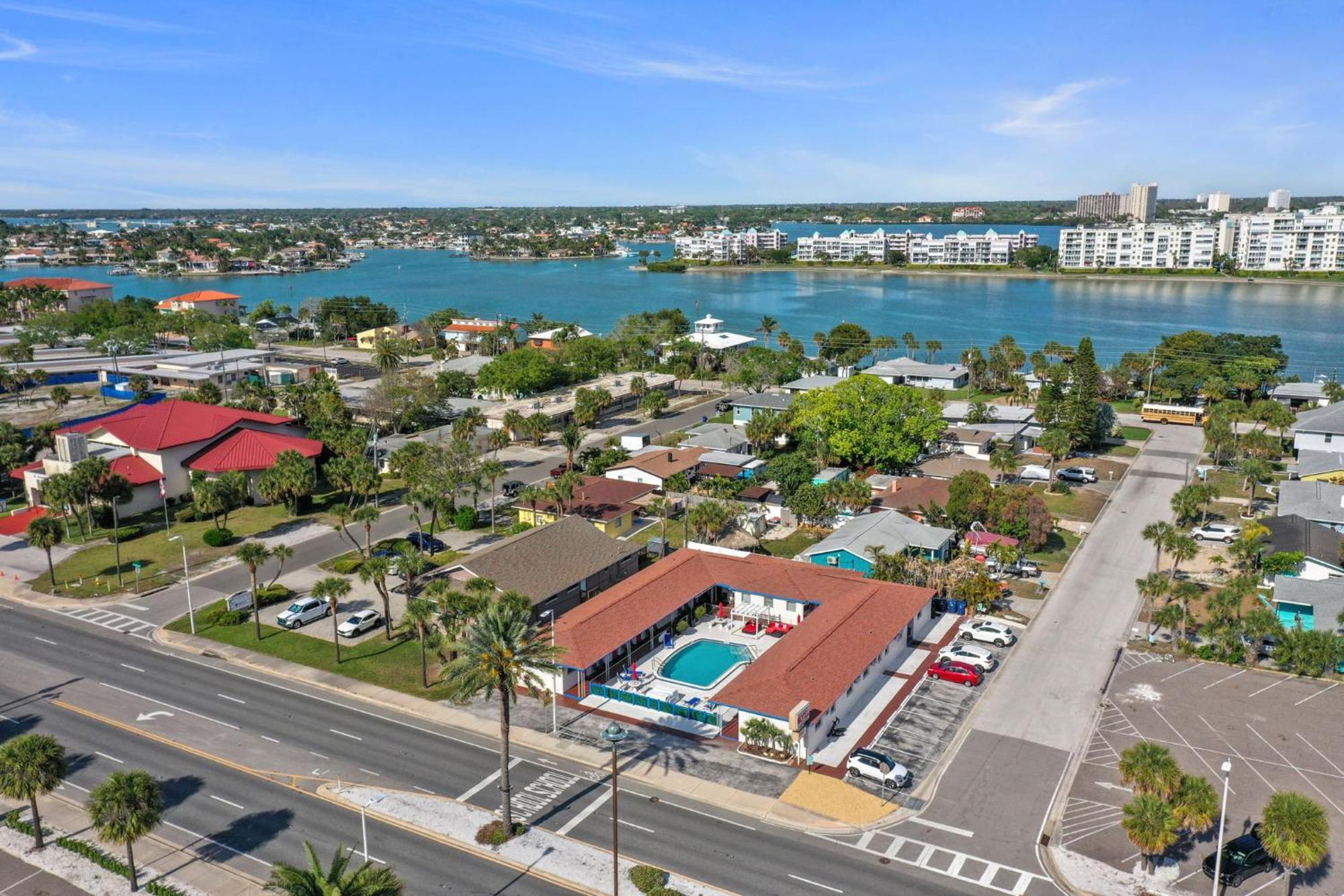Sun Island Motel St. Pete Beach Extérieur photo
