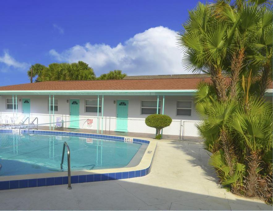 Sun Island Motel St. Pete Beach Extérieur photo